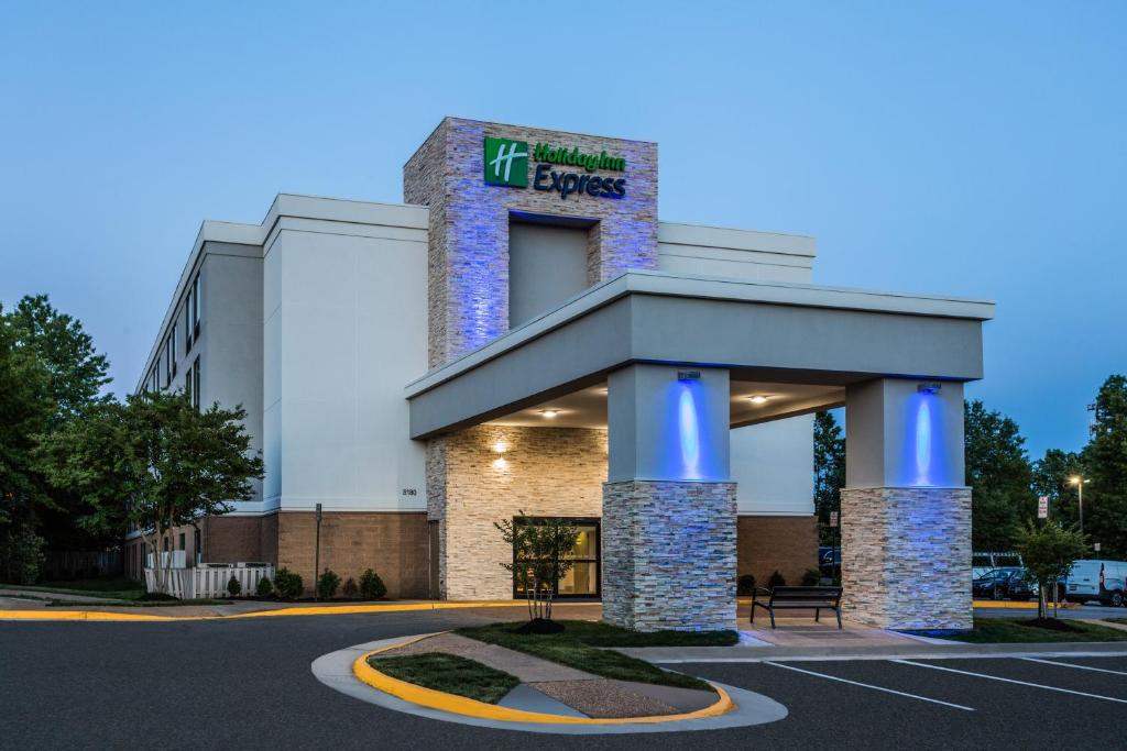 Holiday Inn Express - Lorton, an IHG Hotel